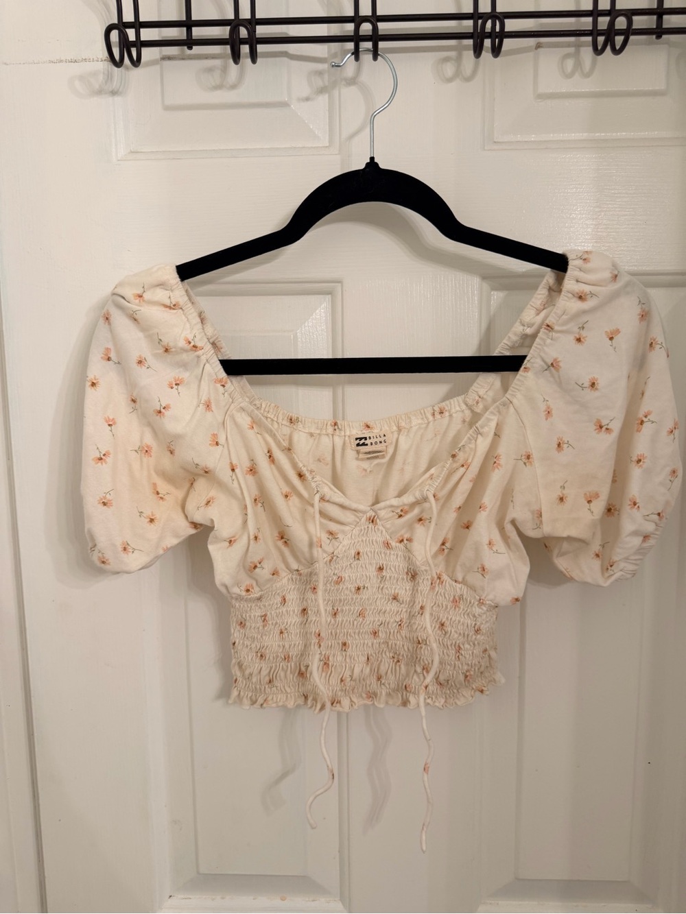 Billabong Smocked Floral Puff Sleeve Crop Top - Cream